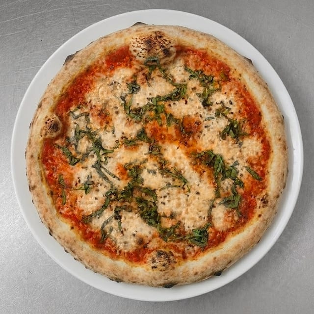 The Nona Pizza (Cheese).